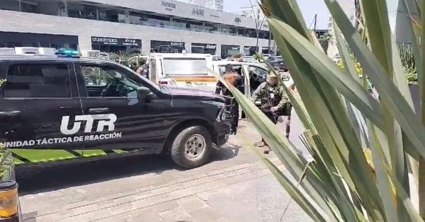 Someten a sujeto armado y liberan cuatro rehenes de Torre Centro Mayor