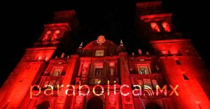 Se suma la Catedral de Puebla a la #RedWeek