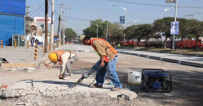 Recomiendan utilizar vías alternas en el bulevar Serdán