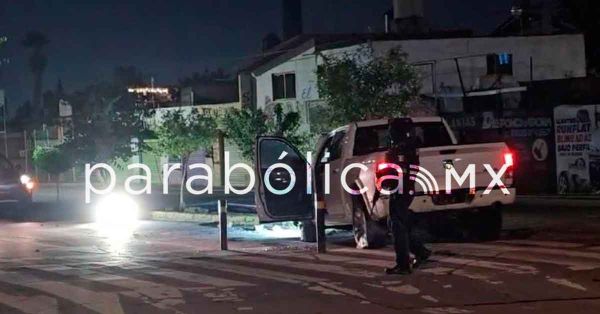 Abandonan una camioneta chocada tras una balacera en Esteban de Antu&ntilde;ano