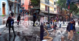 Realizan ambulantes labores de limpieza en calles el Centro Histórico: Segom