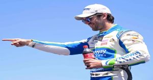 Renueva Daniel Suárez para NASCAR Cup, se queda hasta 2025