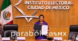Recibe Clara Brugada su constancia de mayoría como Jefa de Gobierno Electa de la CDMX
