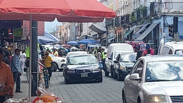 Realizan operativo municipal contra el ambulantaje