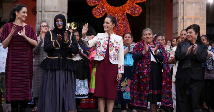 Anuncia Claudia Sheinbaum nuevos apoyos para mujeres artesanas