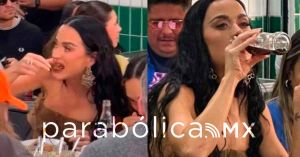 Captan a Katy Perry comiendo tacos al pastor en CDMX