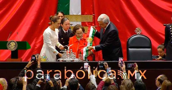 Recibe Claudia Sheinbaum la Banda Presidencial