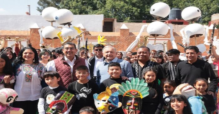 Anuncia AMLO inauguración de fábricas de la Sedena en Puebla