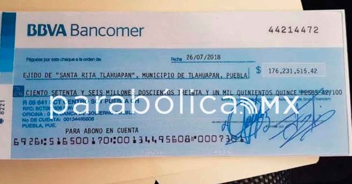 Crónica de la foto insólita de un cheque