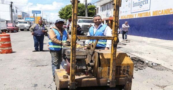 Realizan acciones de bacheo en la capital poblana