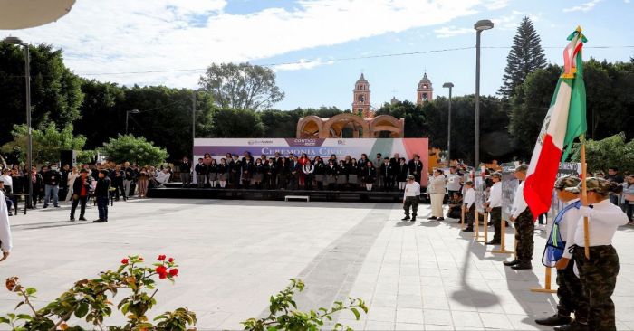 Entregan en San Andrés Cholula apoyos económicos a instituciones educativas