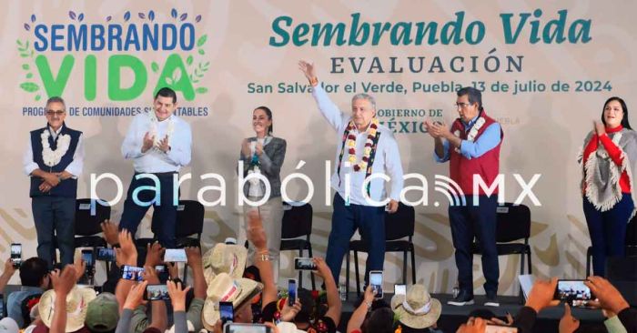 Reciben Armenta y Cespedes a Sheinbaum y AMLO en Puebla