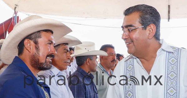 Inician trabajos de carretera Axochiapan-Huachinantla