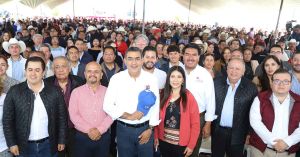 Entrega Sergio Salomón reconstrucción de Libramiento en Chignahuapan