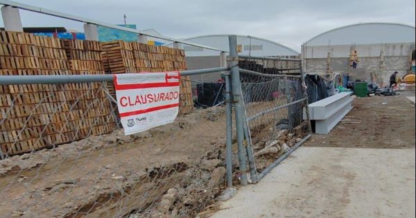 Clausuran obra irregular en la Central de Abasto