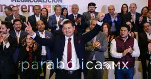 Presenta Armenta al equipo que lo acompañará por la gubernatura