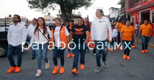 Realiza Fernando Morales última caminata de campaña en Calpan