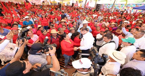 Promete Armenta carreteras en buen estado con 30 módulos de maquinaria