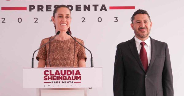 Presenta Claudia Sheinbaum a Martí Batres como director del ISSSTE