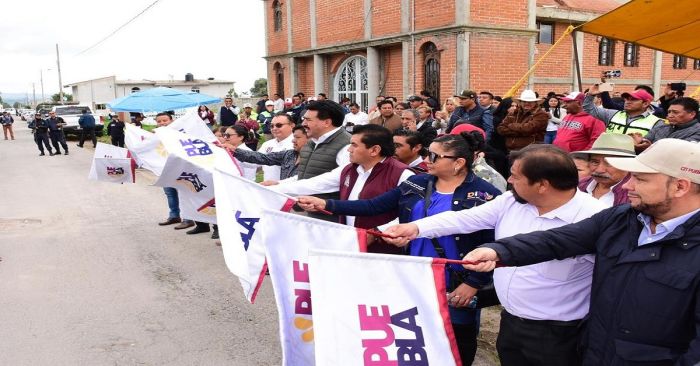 Inician rehabilitación de carretera en Nopalucan