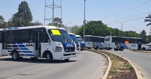 Acusan transportistas invasión de rutas Antorchistas y desquician Avenida Las Torres