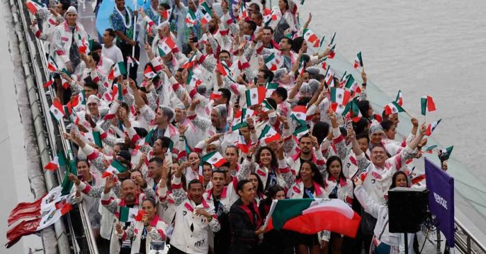 Desfila México en inauguración de París 2024