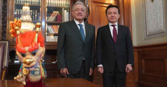 Recibe López Obrador a embajador de China