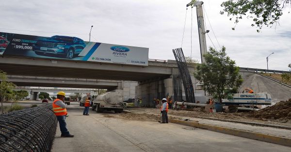 Hay cierre por demolición del puente de Periférico Ecológico-Valsequillo