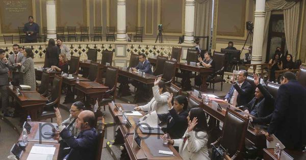 Avalan licencia de nueve diputados locales