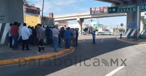 Paran labores transportistas en Izúcar; exigen alza al pasaje