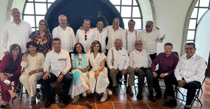 Acompaña gobernador al presidente en ceremonia del natalicio de Benito Juárez