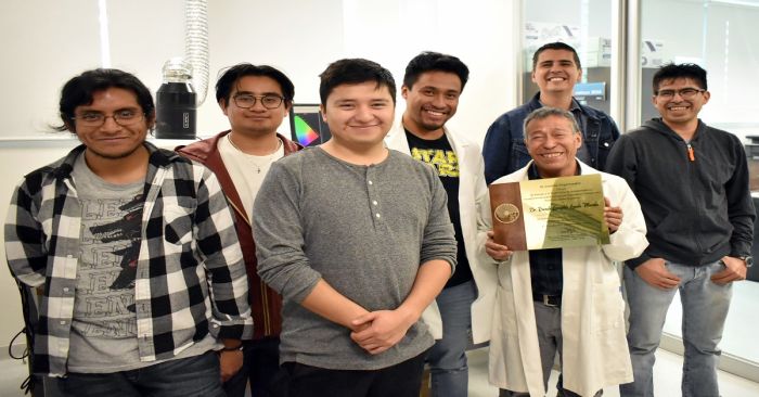 Gana acad&eacute;mico BUAP Premio a la Mejor Investigaci&oacute;n Experimental