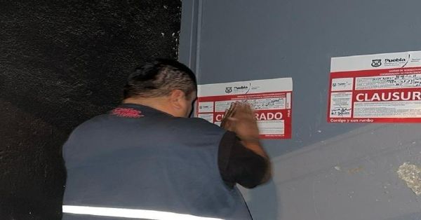 Contin&uacute;an los operativos a comercios en la capital poblana