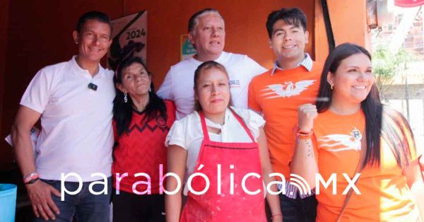 Visita Fernando Morales el mercado de Mayorazgo