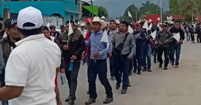 Marchan indígenas contra violencia en Altamirano, Chiapas