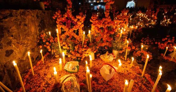 Viven en Veracruz el Día de Muertos