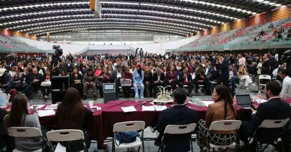 Felicita Sheinbaum a diputados por reforma al Poder Judicial