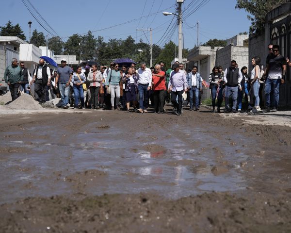 Inicia Pepe Chedraui pavimentaci&oacute;n de calles en Amalucan y El Salvador