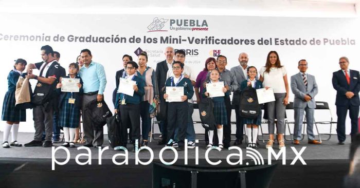 Gradúa Salud a primera generación de “mini-verificadores” sanitarios