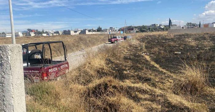 Encuentran cadáver de mujer dentro de vehículo en Cuautlancingo