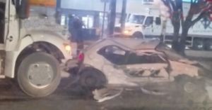 Chocan Chevy y cami&oacute;n de basura en avenida Las Torres