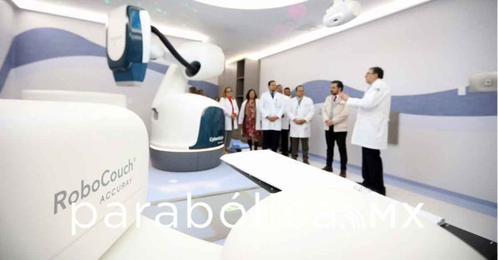 Inaugura Zoé Robledo la tecnología Cyberknife del IMSS para tratamiento del cáncer