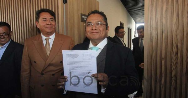 Alza la mano Rom&aacute;n S&aacute;nchez Zamora para encabezar la ASE