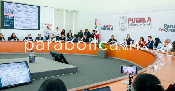 Vamos a sacar adelante a las y los campesinos de Puebla: Armenta