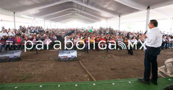 Coloca Armenta primera piedra del nuevo campus Izúcar de la Universidad de la Salud