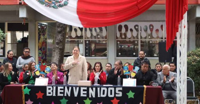 Participa Laura Artemisa en ceremonia de primaria Eugenio Garza Sada