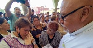 Entregan comerciantes de Cosme del Razo pliego petitorio al ayuntamiento