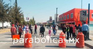 Cierran manifestantes la 11 Sur en San Ramón