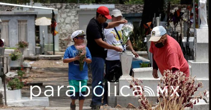 Inician las visitas a panteones por el Día de las Madres