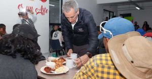 Encabezan Pepe Chedraui y MariElise Budib convivencia navide&ntilde;a en el Dormitorio Municipal